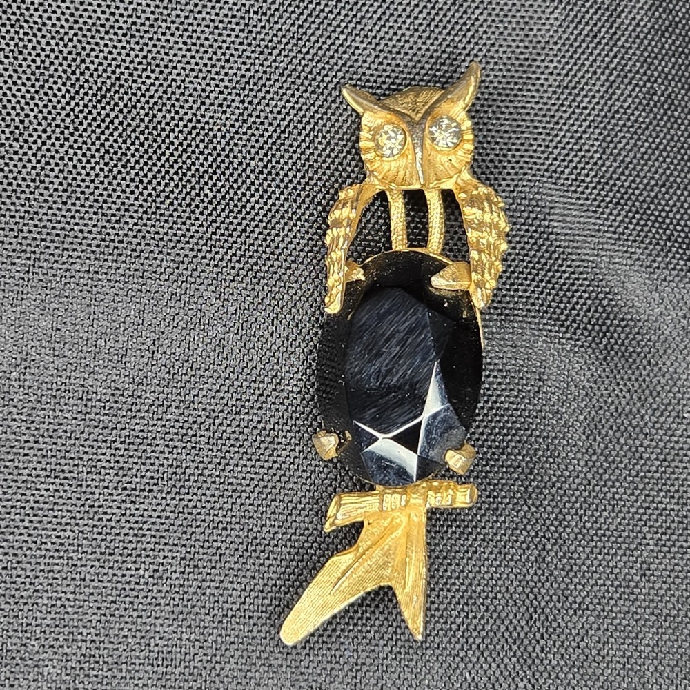 Vtg HATTIE CARNEGIE Owl Brooch Pin Signed Black Glass Rhinestone Dark Academia